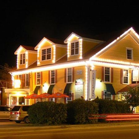 Auberge Gabriele Inn Shediac Exterior photo