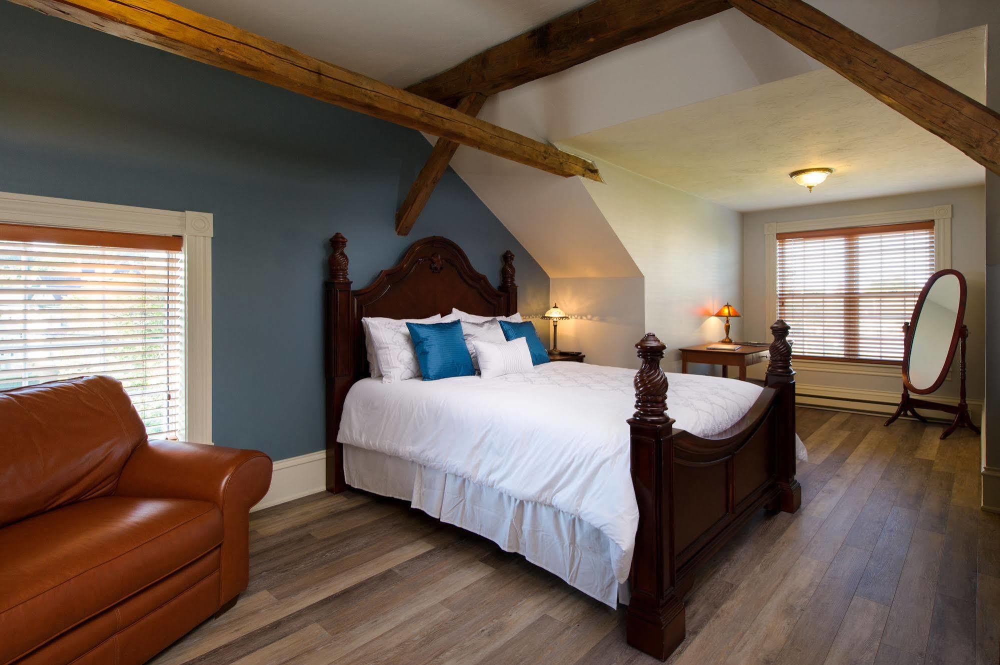 Auberge Gabriele Inn Shediac Exterior photo