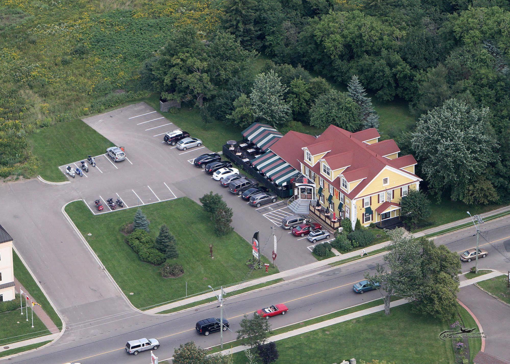 Auberge Gabriele Inn Shediac Exterior photo
