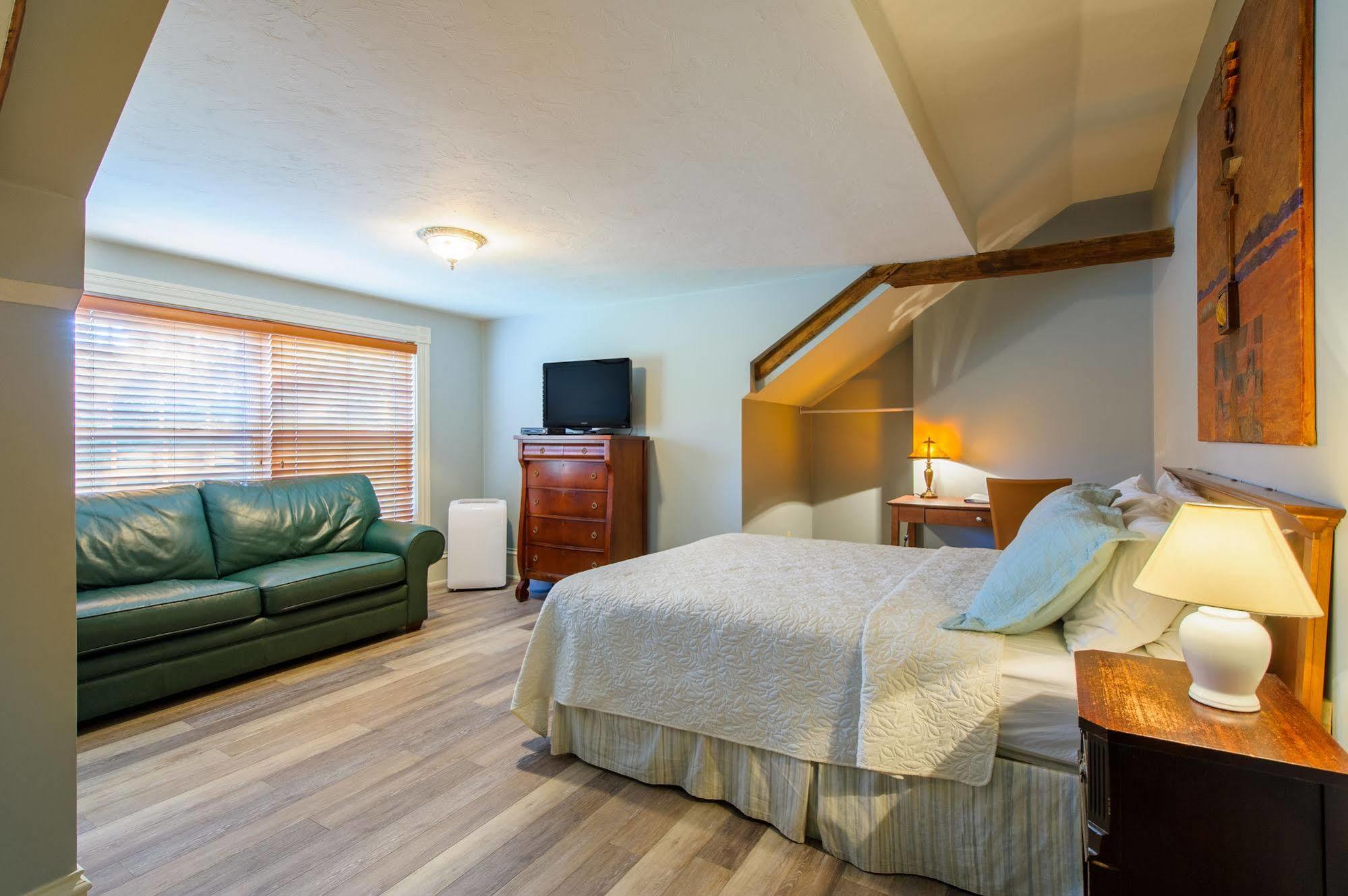 Auberge Gabriele Inn Shediac Exterior photo